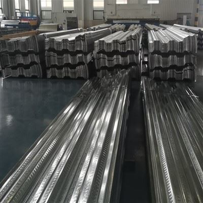 海岸の金属屋根